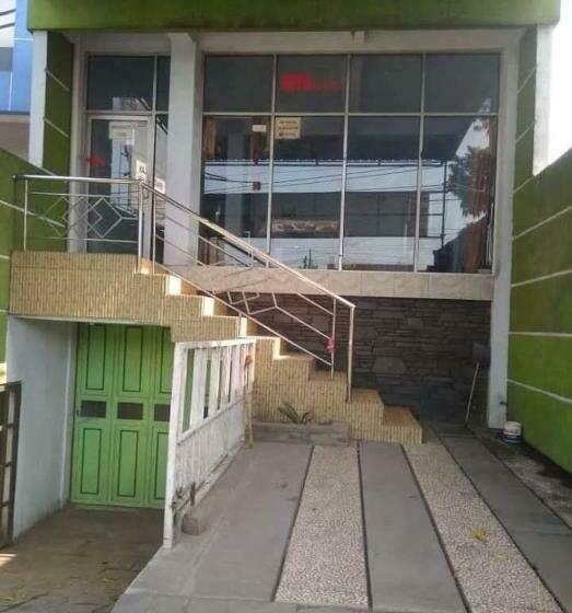 Hotel a Capsule Griya Syar I