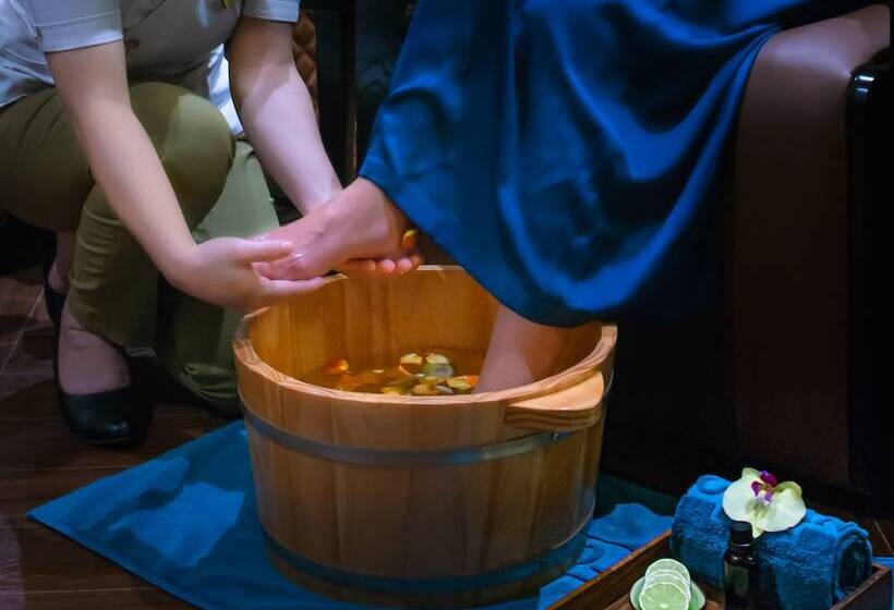 هتل Grand Tourane Nha Trang