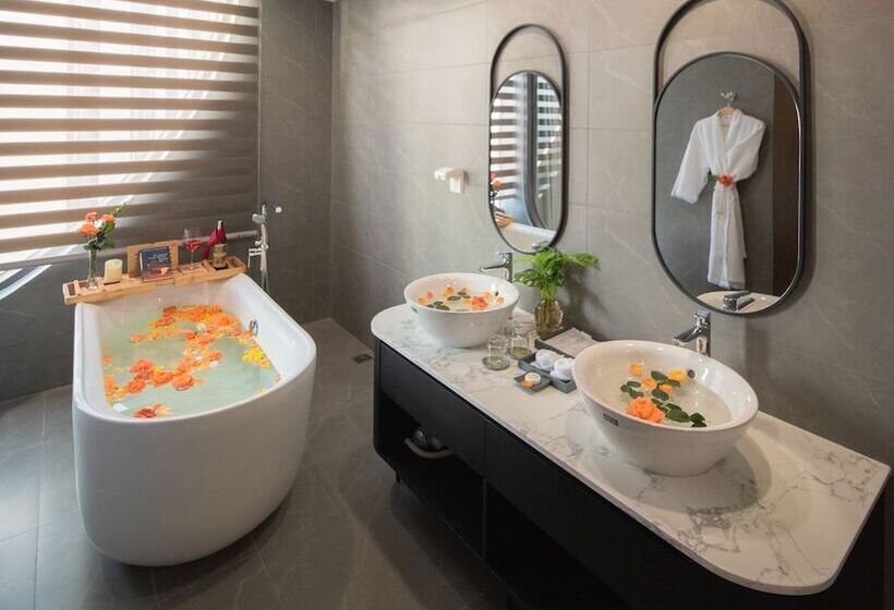 هتل Grand Tourane Nha Trang