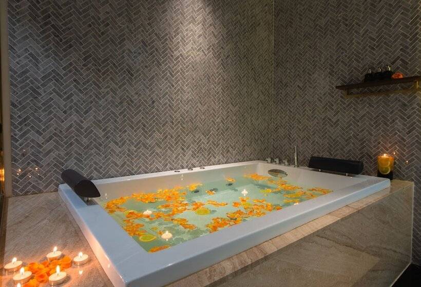 هتل Grand Tourane Nha Trang