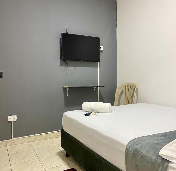 هتل Imperial House