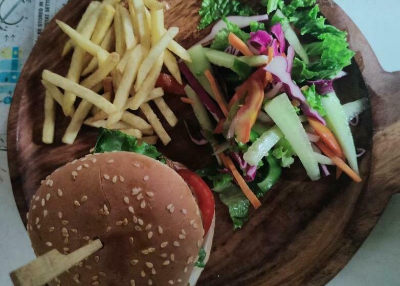 Non Stop Hostel & Cafe