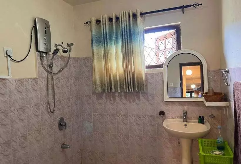 Majatalo Lakeside Garden Bungalow 湖畔花园山居