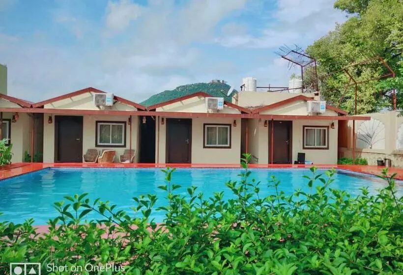 R M Resort   Luxury Rooms With Pool