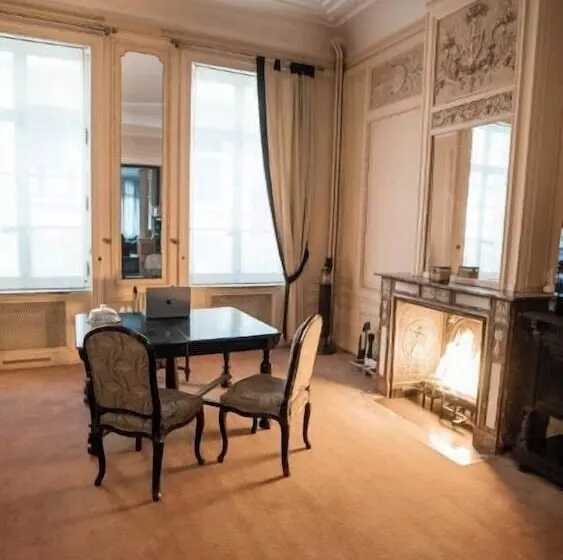 تختخواب و صبحانه De Maître De Vaughan