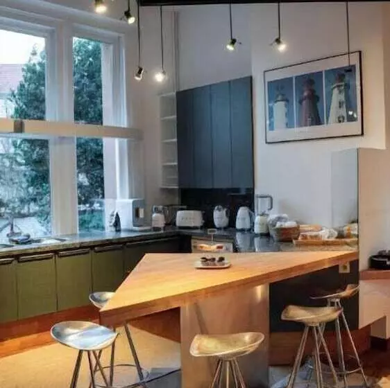 تختخواب و صبحانه De Maître De Vaughan