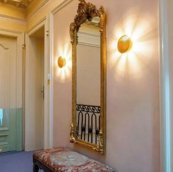 تختخواب و صبحانه De Maître De Vaughan