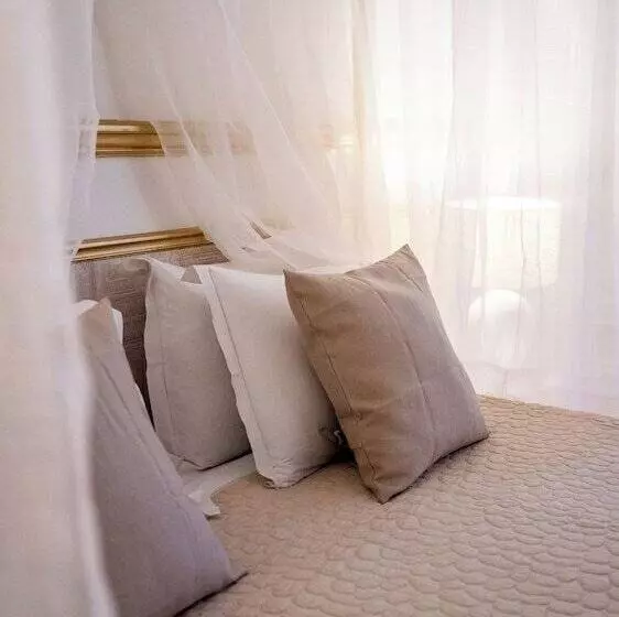 تختخواب و صبحانه De Maître De Vaughan