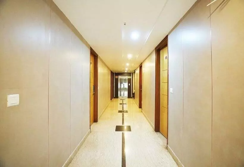 Hotelli Aman Imperial At New Delhi Railway Station