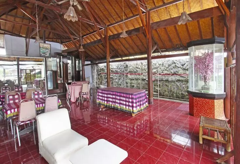 ホテル Oyo 91516 Wisata