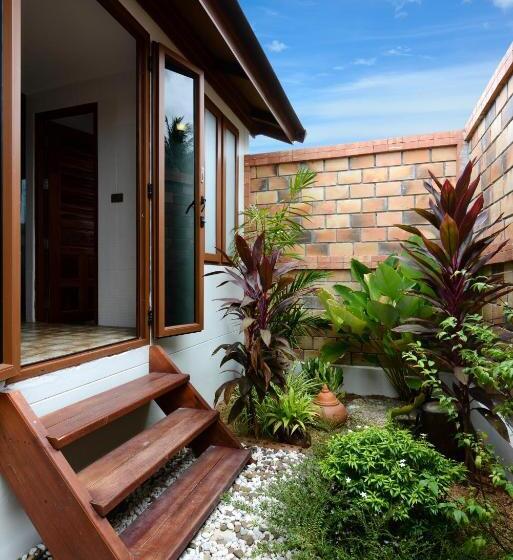 Pingchan Koh Phangan Beachfront Resort