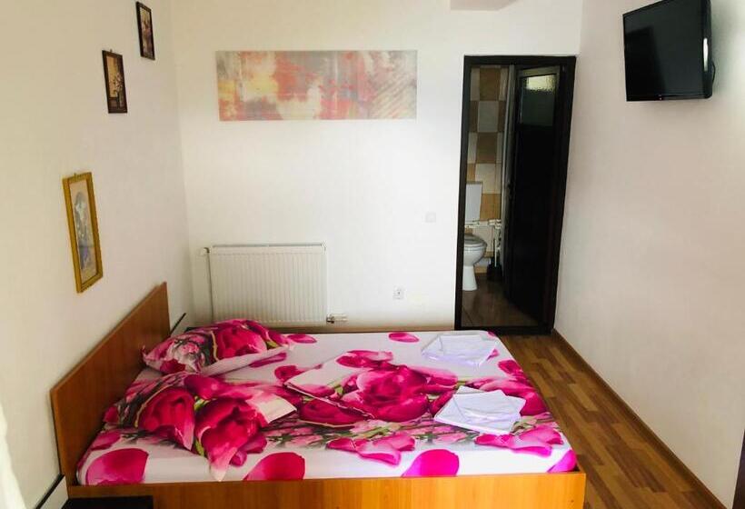 پانسیون Casa Camelia