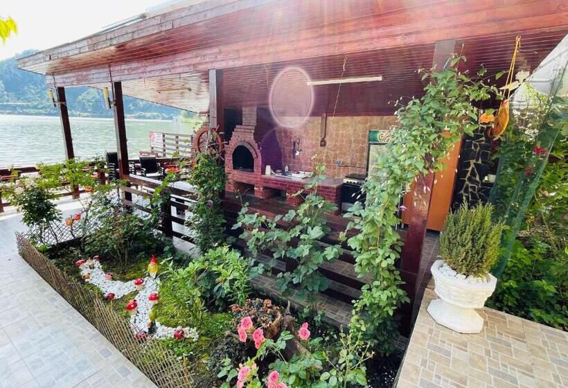 پانسیون Casa Camelia