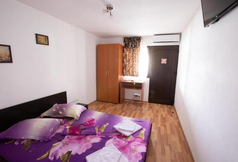 پانسیون Casa Camelia