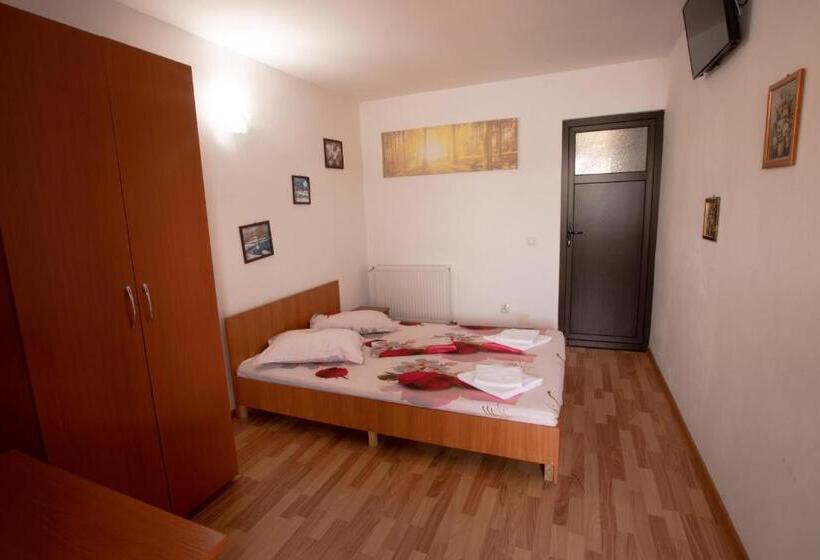 پانسیون Casa Camelia