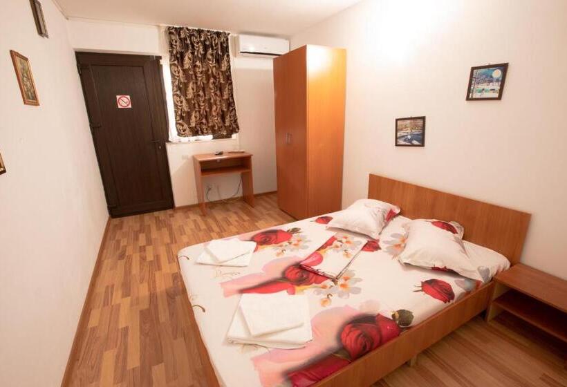 پانسیون Casa Camelia