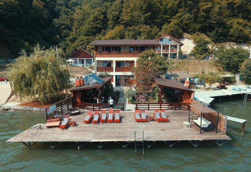 پانسیون Casa Camelia