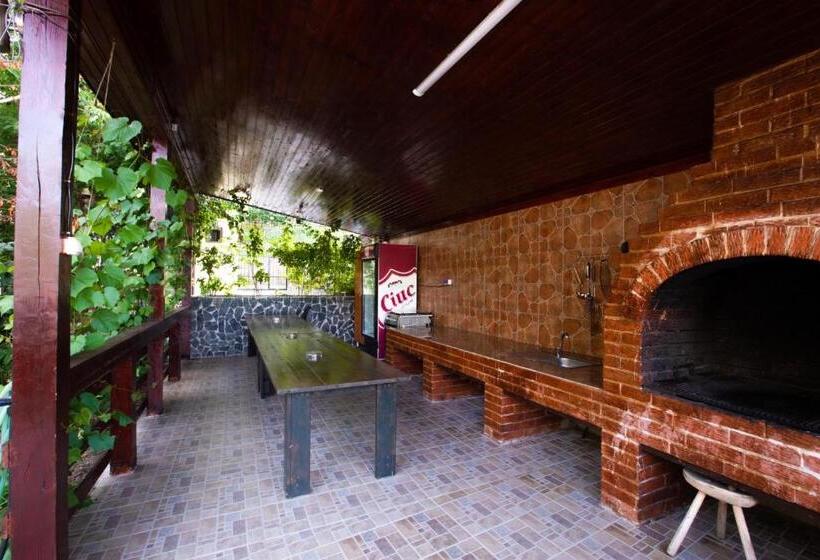 پانسیون Casa Camelia