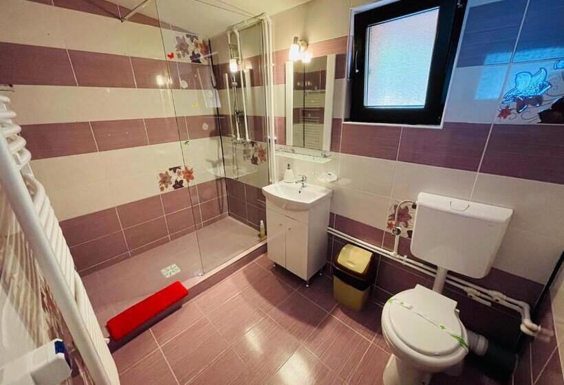 پانسیون Casa Camelia