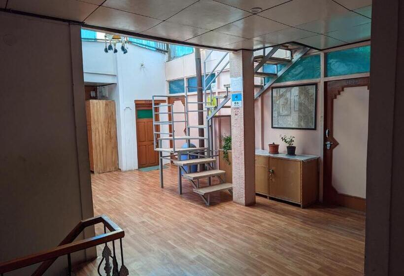 Majatalo Chandan Guest House