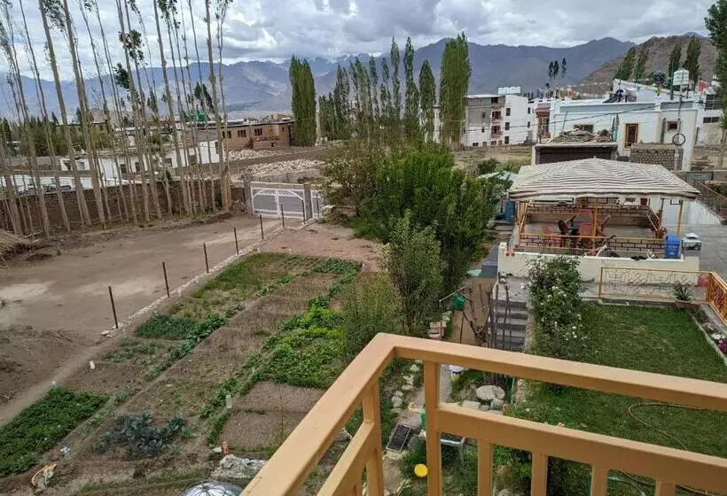 پانسیون Chandan Guest House