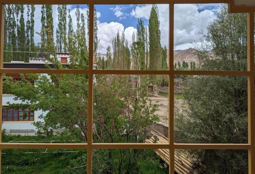 Majatalo Chandan Guest House