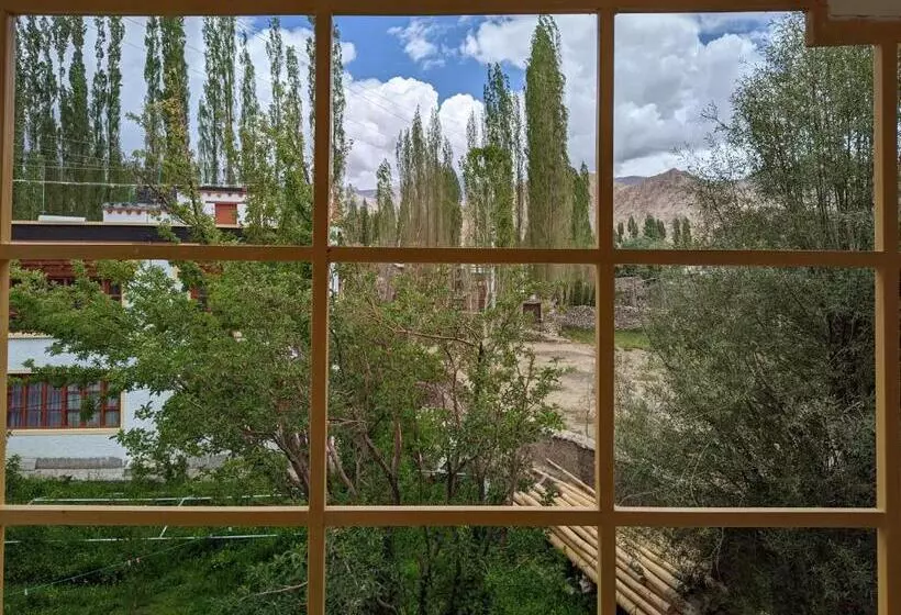 پانسیون Chandan Guest House
