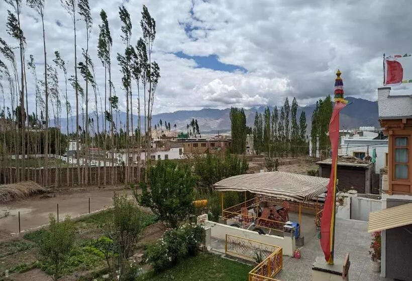 پانسیون Chandan Guest House