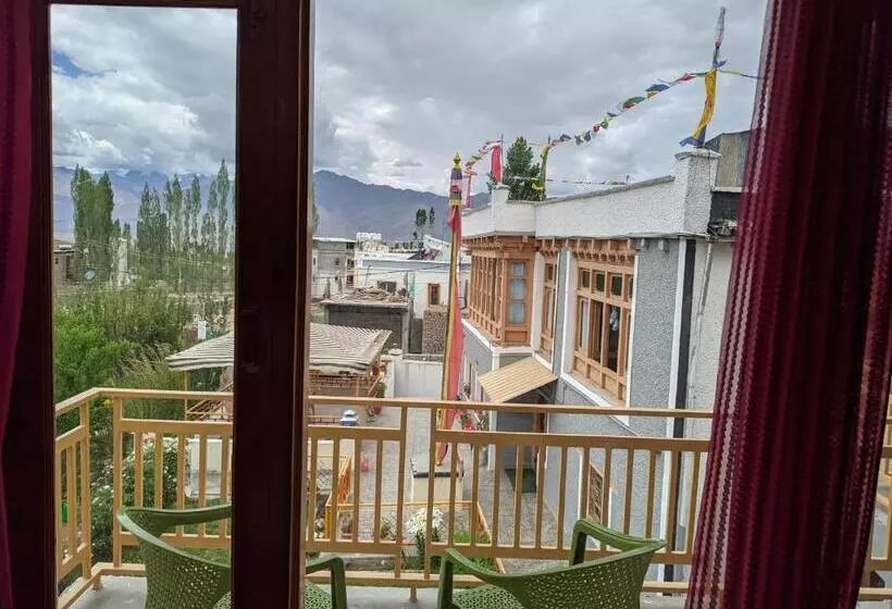 پانسیون Chandan Guest House