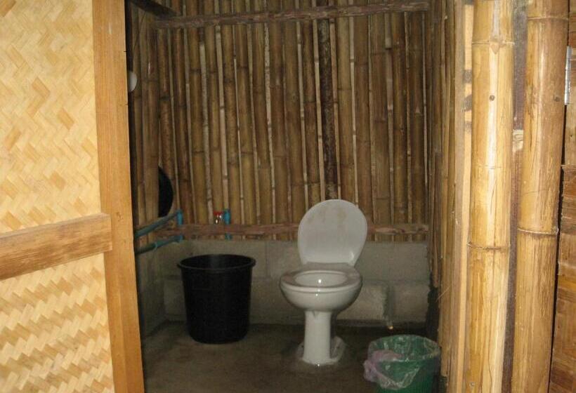 פנסיון Twin Hut