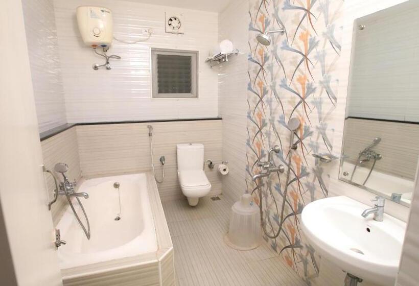 R Hotels Rithikha Inn Porur