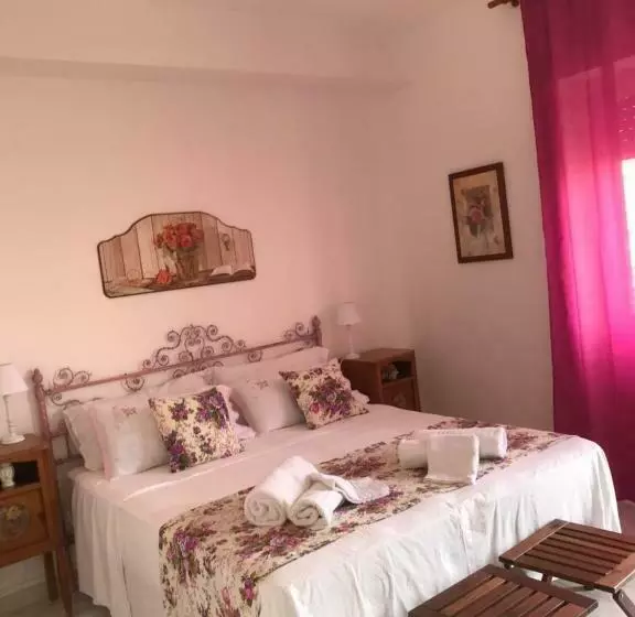 ベッドアンドブレックファースト Eder Home A Un Passo Dal Teatro Greko