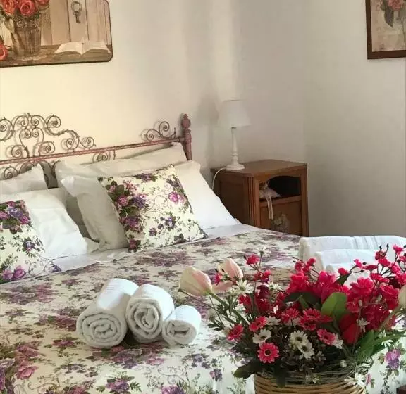 ベッドアンドブレックファースト Eder Home A Un Passo Dal Teatro Greko