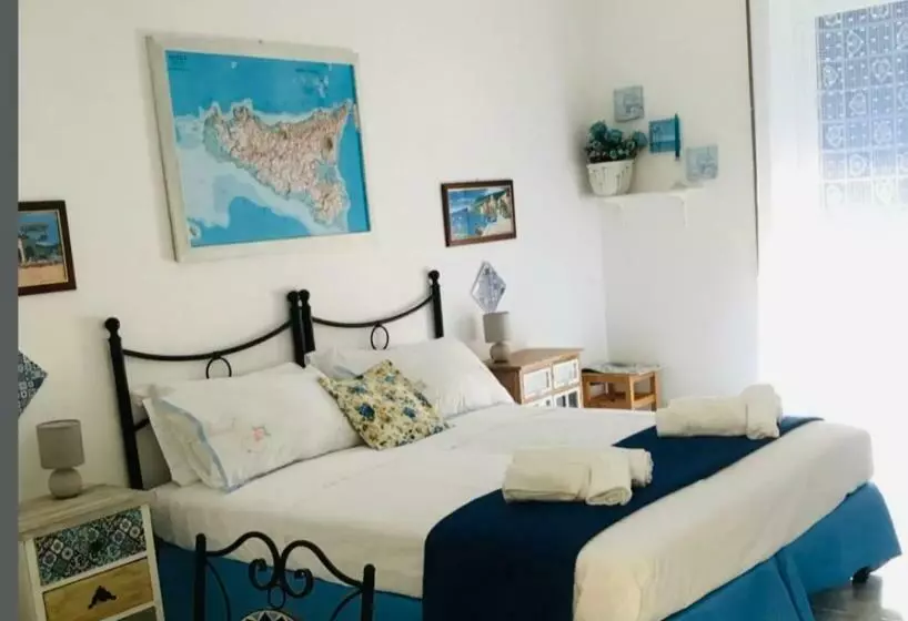 ベッドアンドブレックファースト Eder Home A Un Passo Dal Teatro Greko