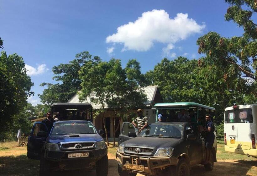 Отель Saffron Lake Yala