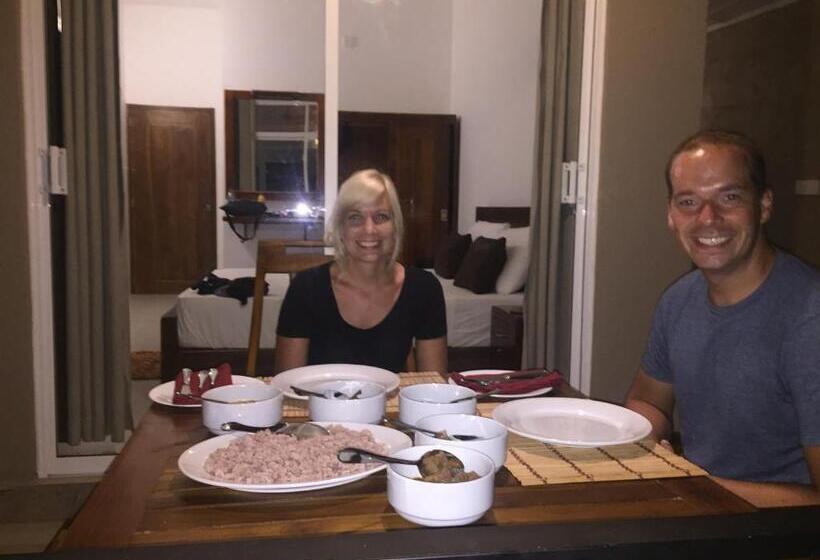 Отель Saffron Lake Yala