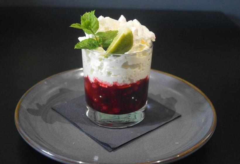 فندق The Square Kintore