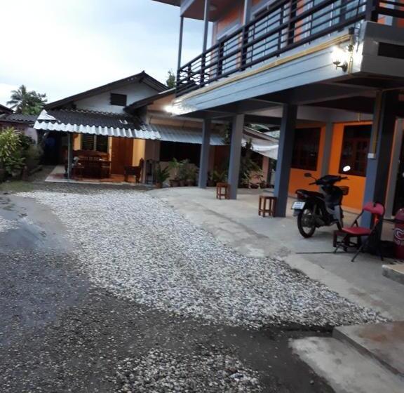 Pensió Baan Wang Kaew