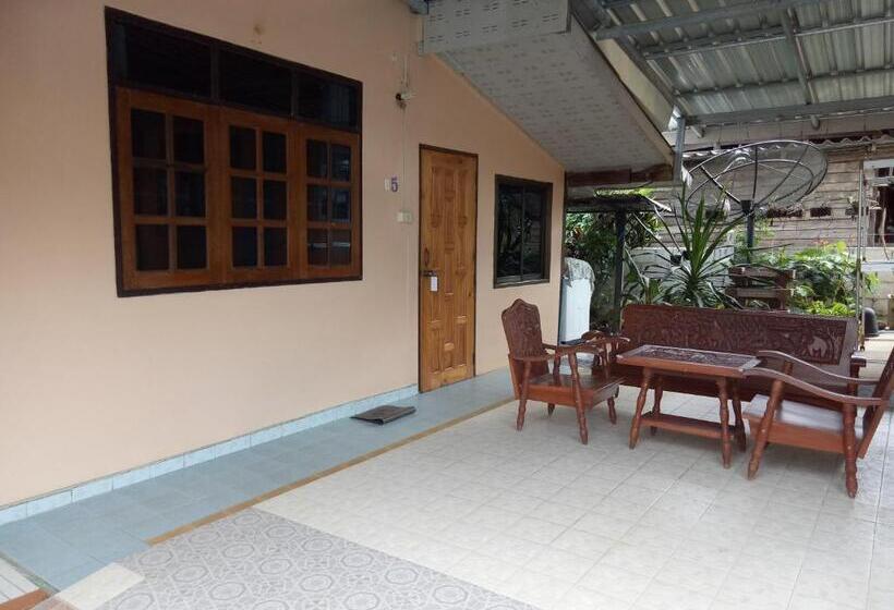 Pensió Baan Wang Kaew