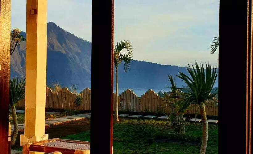 Majatalo Volcano Lake View