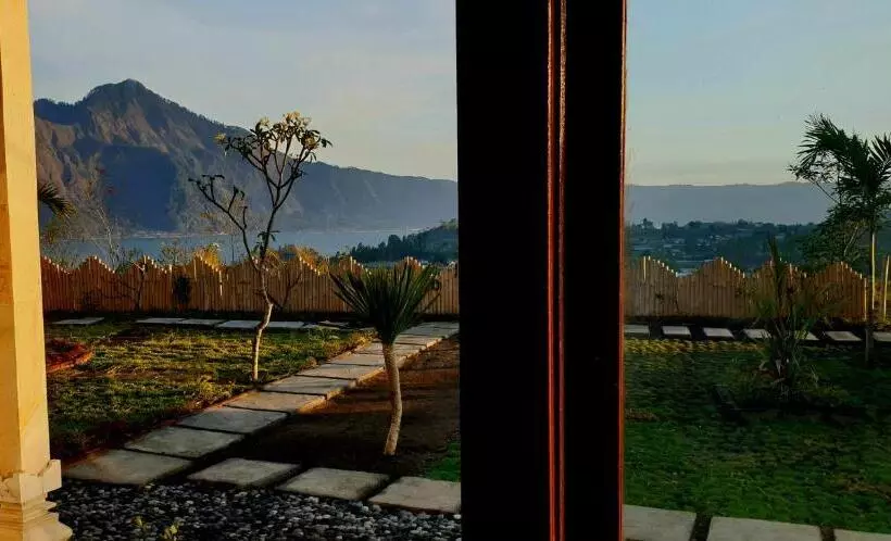 Majatalo Volcano Lake View