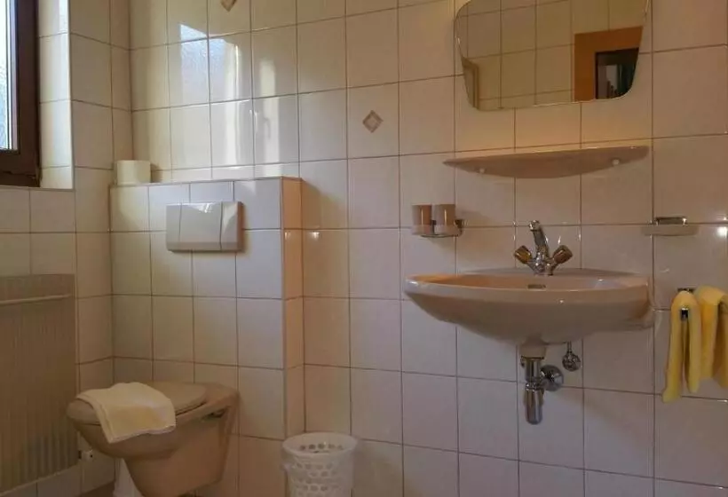 Aamiaismajoitus (B&B) Haus Kirchmaier