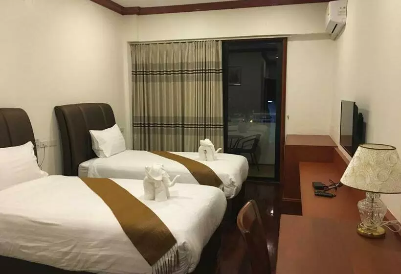 Hotelli Nakhone Champa