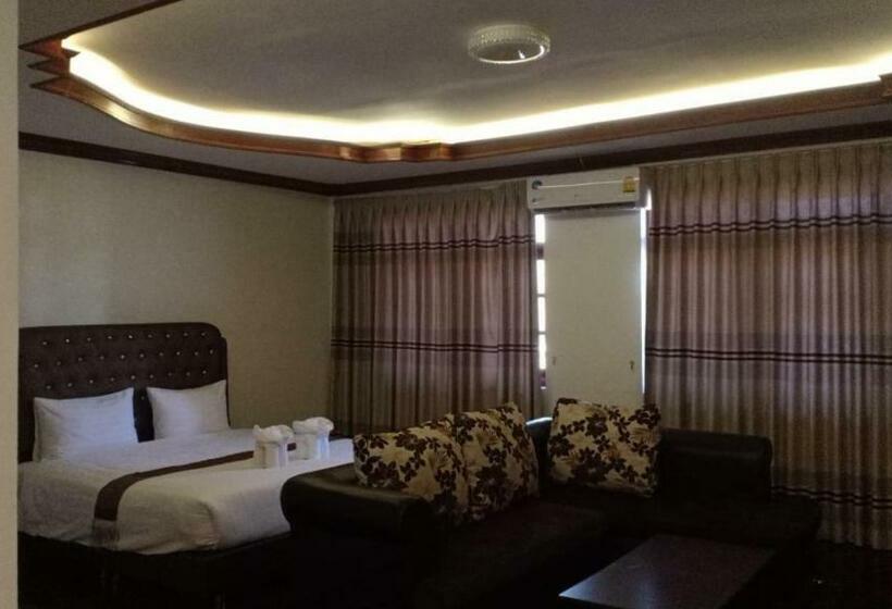 בית מלון כפרי Nakhone Champa