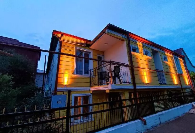 پانسیون Kobuleti Guest House