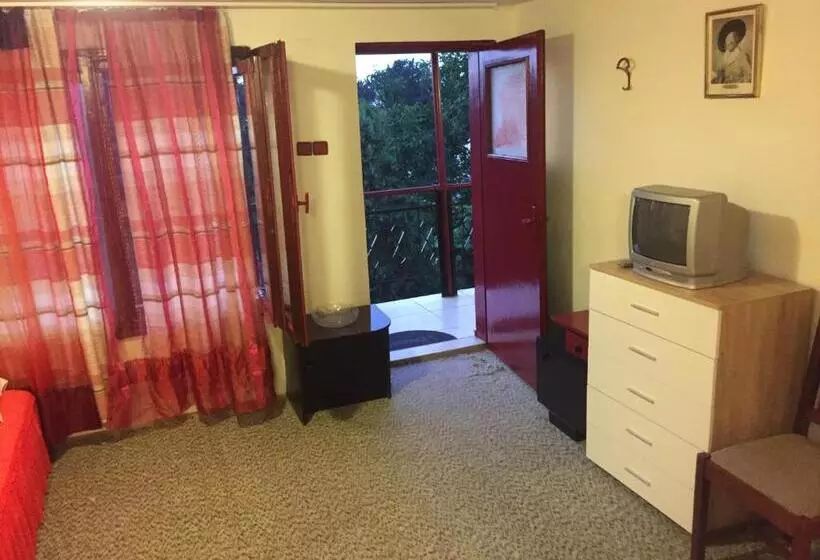 پانسیون Surf House Villa Rose I Po3a L