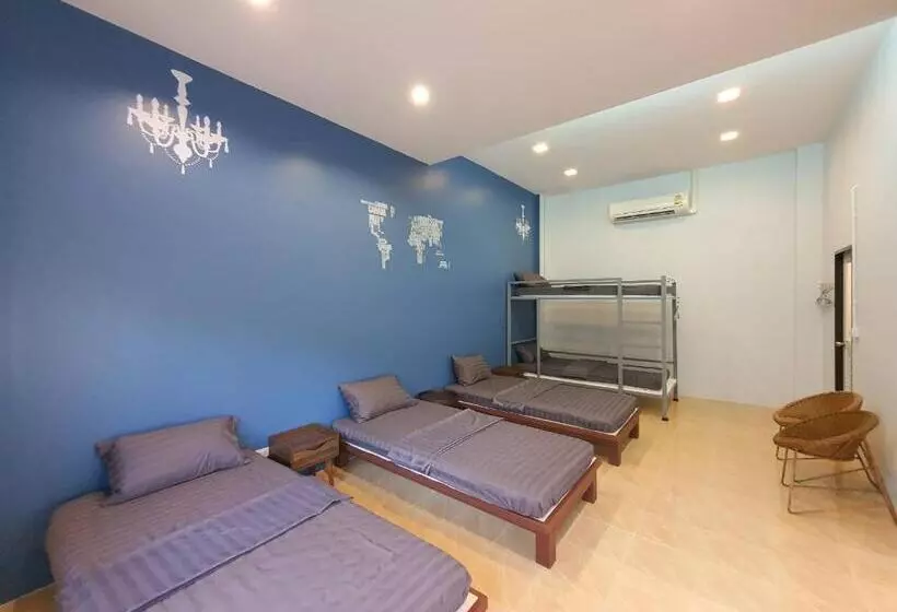 We Hostel Khaolak