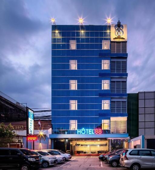 Отель 88 Mangga Besar Raya 120 Jakarta By Wh