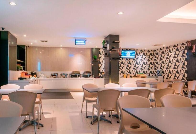 Отель 88 Mangga Besar Raya 120 Jakarta By Wh