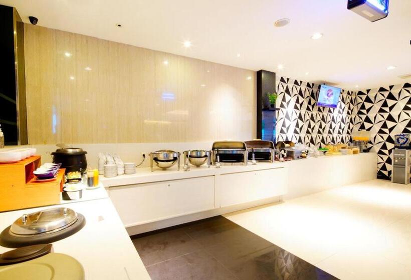 Отель 88 Mangga Besar Raya 120 Jakarta By Wh